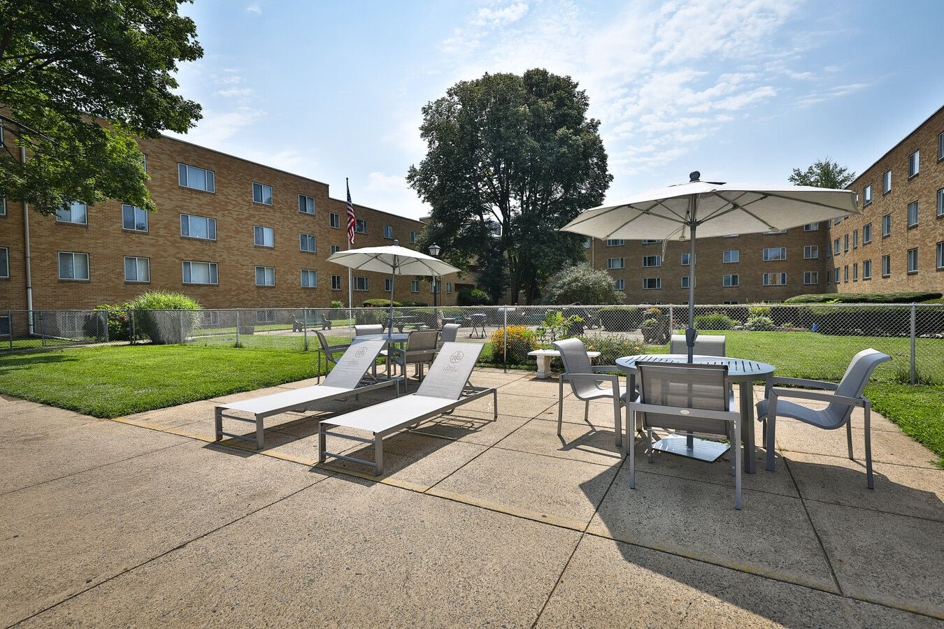 Poolside Picnic Area